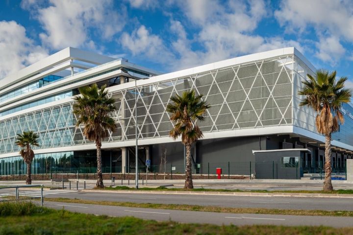 OFFICES AND LOGISTICS CENTRE IN VILADECANS (BARCELONA)